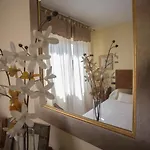 纱黎拉公寓 *